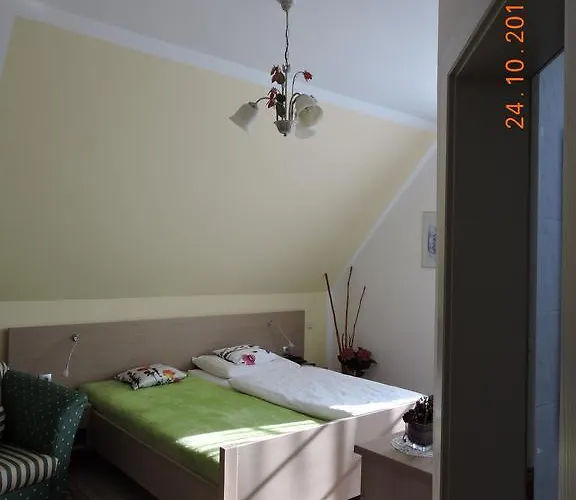 Gaestehaus Haagen Pensión Bad Waltersdorf